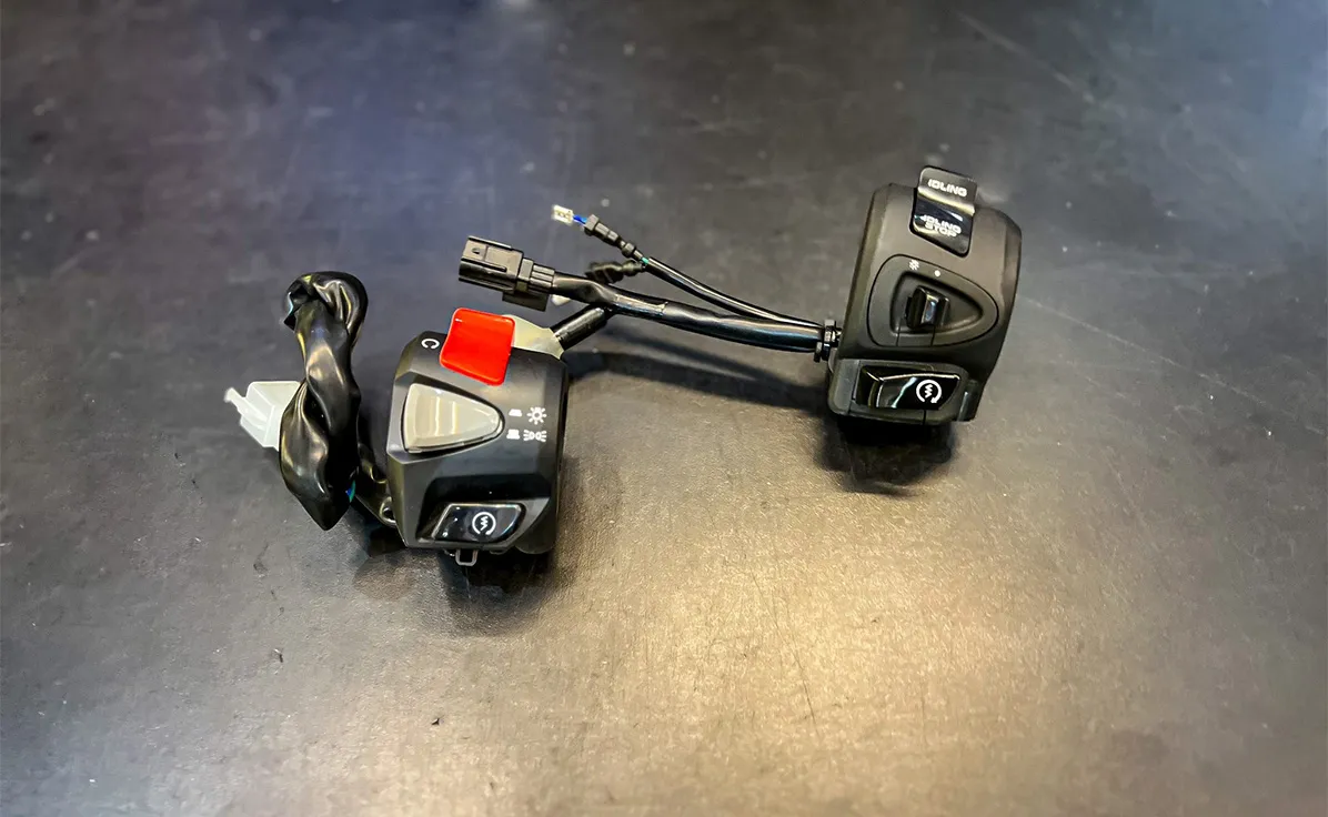 Công Tắc Phải CBR150R