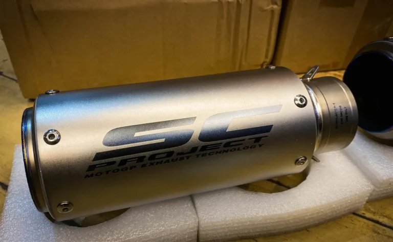 Pô SC Kèm Tai Treo Pô Carbon